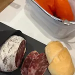 D Erna Oda ve Kahvaltı 4*